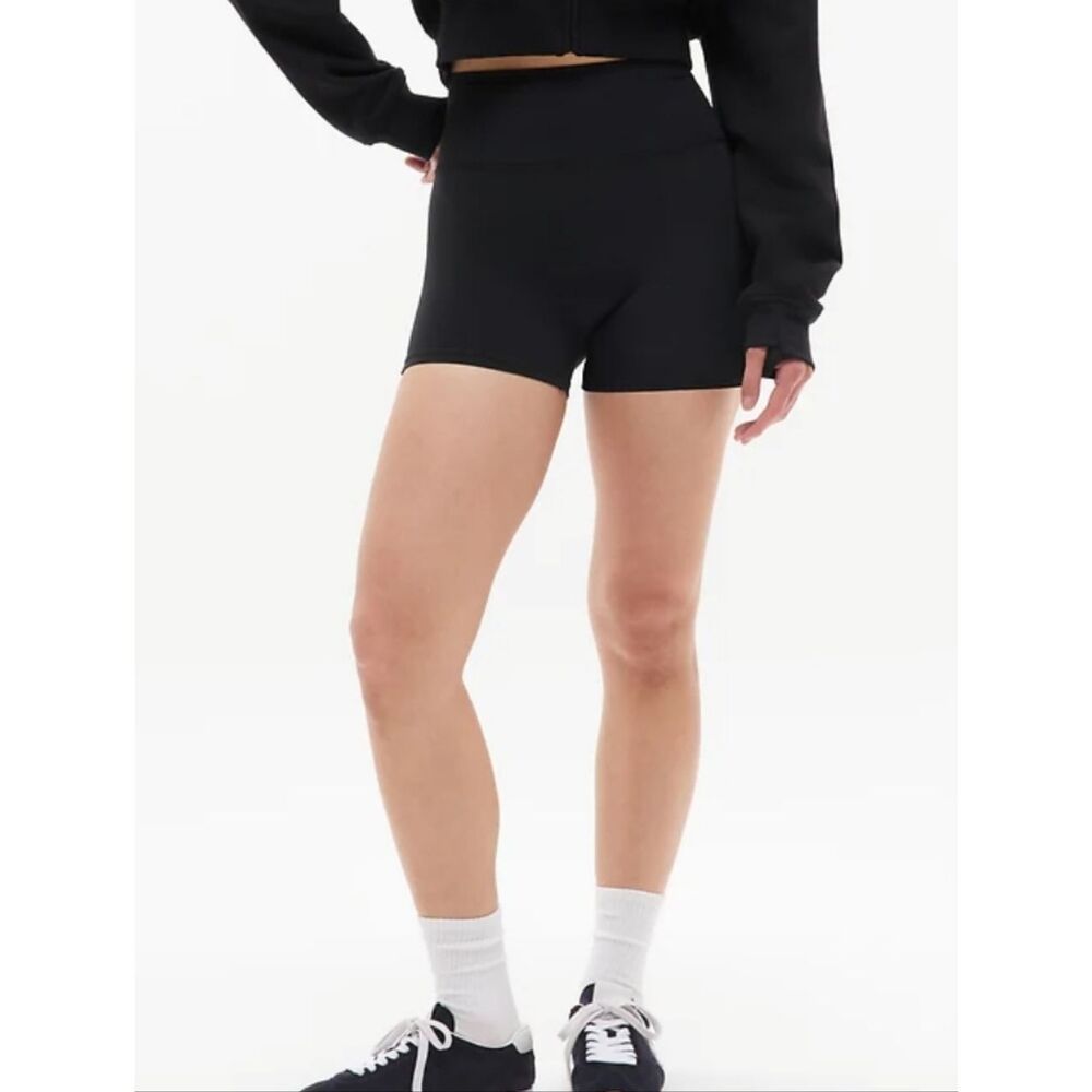 🆕️🩳ATHLETA Transcend No Rise 3" Shortie, Sz XL, Black